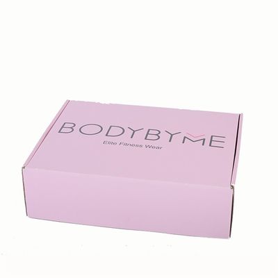 4C ha sfalsato il cartone d'imballaggio CMYK di rosa 157gsm dei contenitori di regalo per i vestiti